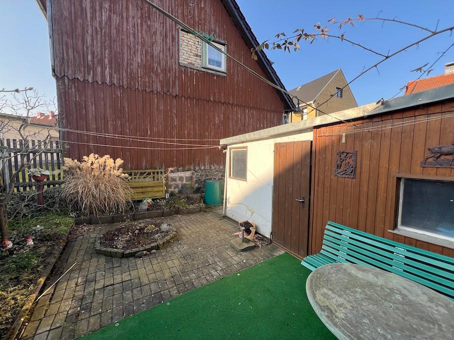 Einfamilienhaus mit kleinem Grundst�ck, Garage und Werkstatt