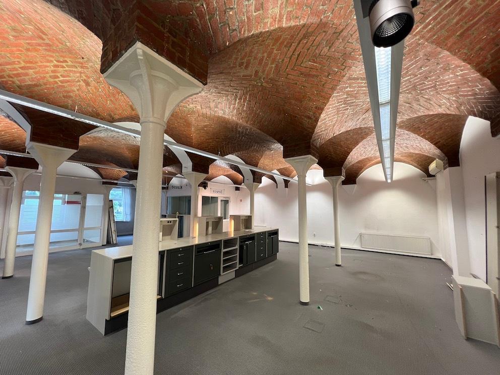 Caf�, Restaurant, Kanzlei, Trainingsraum oder ein Start-ups, hier bieten sich viele M�glichkeiten???.!!!