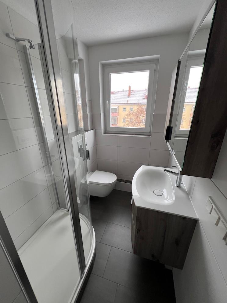 Zweiraumwohnung im ersten Obergscho� mit S�dostbalkon im Erstbezug nach der Sanierung